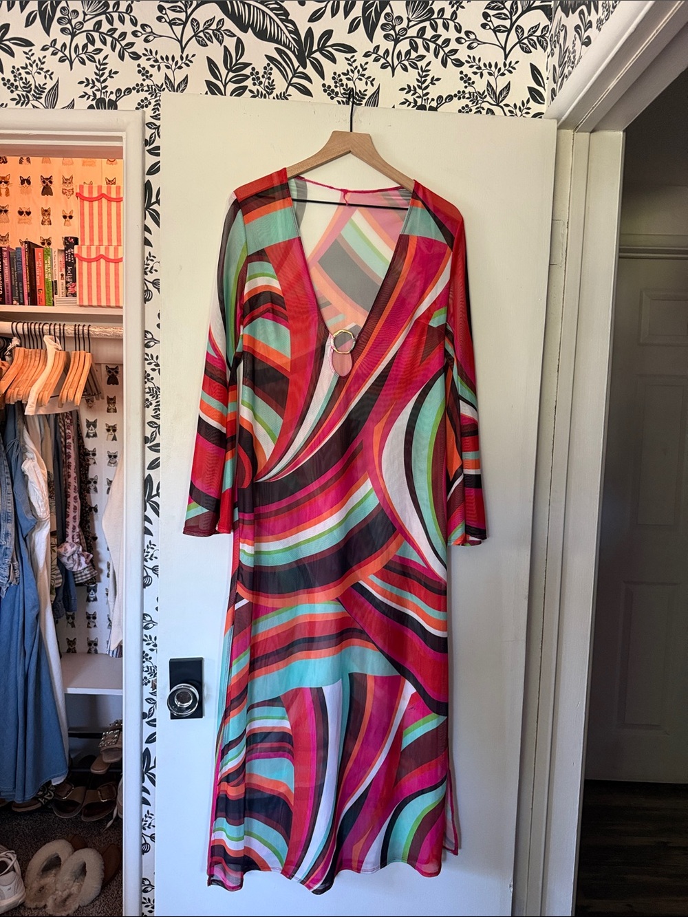 Vibrant Multi-Color Wave Print V-Neck Maxi Dress